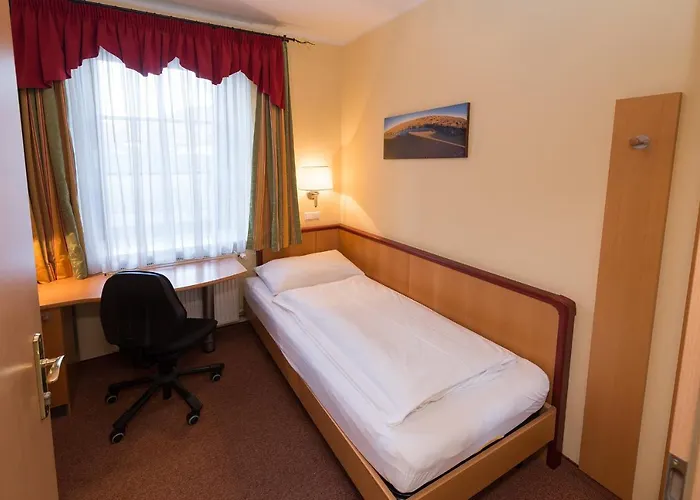 Workers Castle Fuer Besten Monteure Санкт-Михель-ин-Оберстайермарк